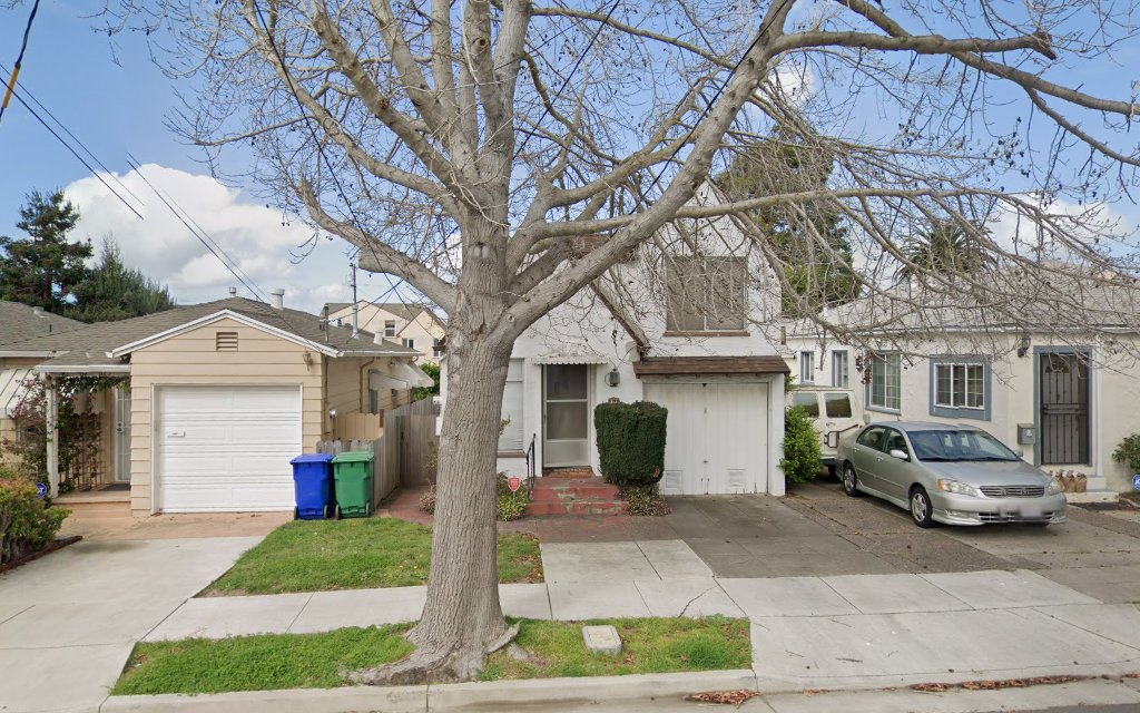 Exterior of 627 29th St, a 1942 Charles MacGregor house in Richmond, CA